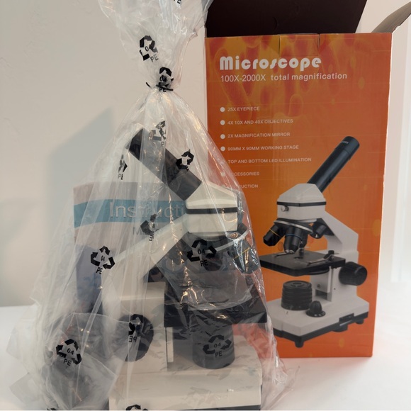 NWT Biological Microscope New In Box - Picture 4 of 4